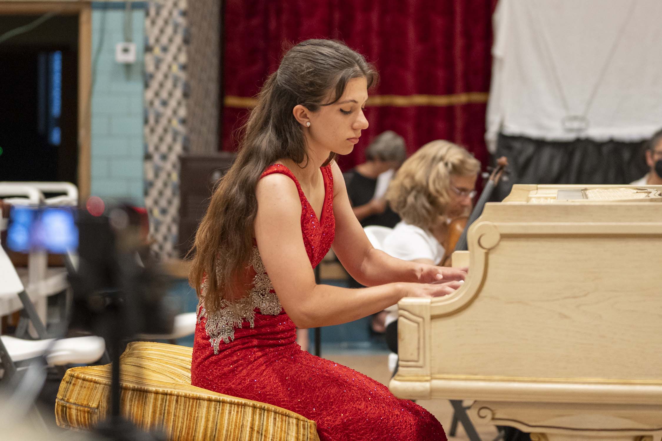 Music Teacher in North Royalton: How to Choose the Perfect Instructor for You or Your Childм